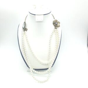 VTG Steve Madden Faux Pearl Necklace with Faceted Crystal & Flower Side Pendants